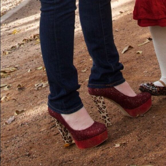 Leopard Print Shirt‎ Size Medium - Picture 8 of 8